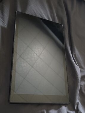 Amazon Kindle Fire HD Gen 10  - Sleek Full-Screen Tablet